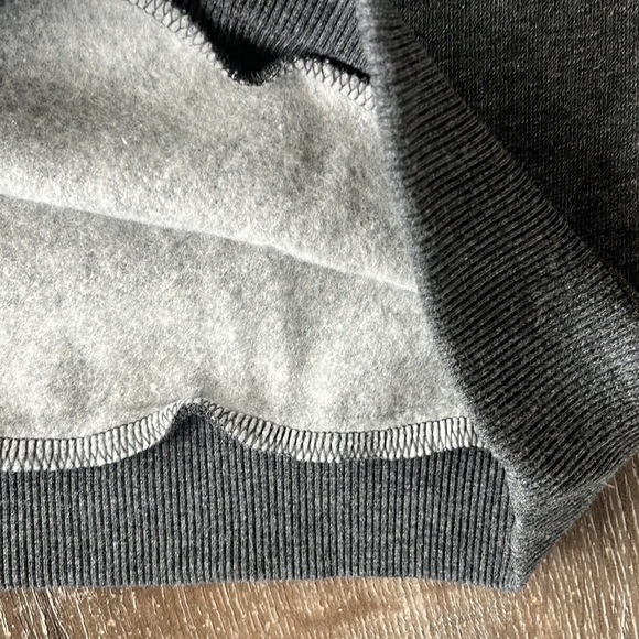 SCHITT’S CREEK Graphic Crewneck Sweatshirt Gray NWT Size Medium - Picture 7 of 12